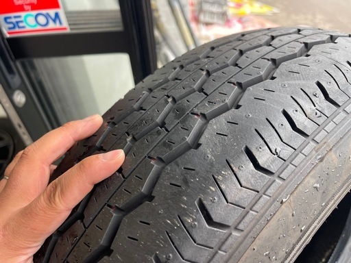 バリ山　ハイエース新車外し　夏タイヤ　195/80r15 LT ハイエース、キャラバン等　