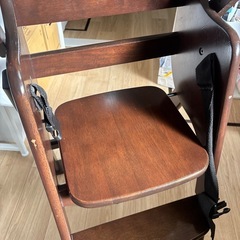 子供用ハイチェアの画像