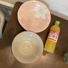 【鵠沼海岸】どんぶり、ピンクの深皿2枚ずつの画像