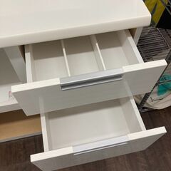 【リユ-スのサカイ広島石内店】ジモティ割！2枚扉食器棚/クリ-ニング済み/HG-8171/広島市 家具　佐伯区 家具　南区 家具　西区 家具　東区 家具　中区 家具　安佐南区 家具　安佐北区 家具　安芸区 家具　府中町 家具　海田町 家具　熊野町 家具　坂町 家具　廿日市市 家具の画像