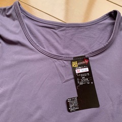 【新品】インナー肌着２枚、厚手靴下３枚の画像