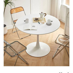 中古のダイニングテーブル、幅70cm。の画像