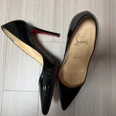 クリスチャンルブタンのブラックピガールを売ります。の画像