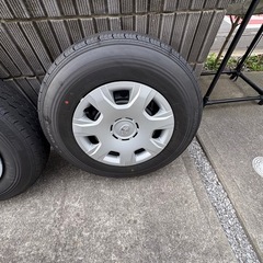 トヨタハイエース　純正タイヤ　ホイール　4本セット 新車外しの画像