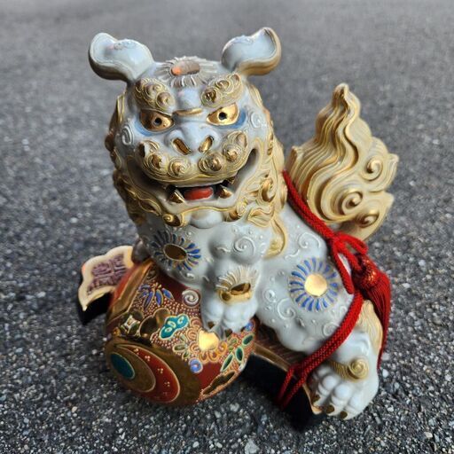 九谷焼 白獅子 獅子 宝獅子 白盛 玉乗り 魔除け 置物 唐獅子 打ち出の