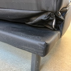 K2512-0016 ソファベッド レザー風 キルティング風 デザイン ブラック ホワイト キズ汚れ、一部破れ有りの画像