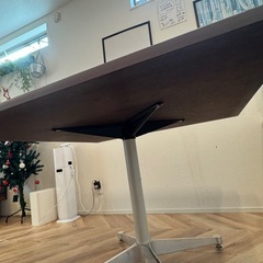 ハーマンミラー　スクエア　テーブル　約106cm×106cmの画像