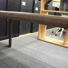 【オカムラ】木製ミーティングテーブルの画像