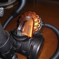 dyson掃除機（DC22）（欲しい方に大きい方の掃除機を差し上げます。）の画像