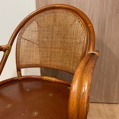 籐製座椅子の画像