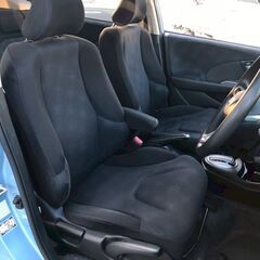 根強い人気のフィット！走行5万キロ弱で車検もたっぷり！の画像