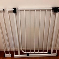 【美品】日本育児 ベビーズゲート ホワイト NI-4006 (取付幅 73~90cm)の画像