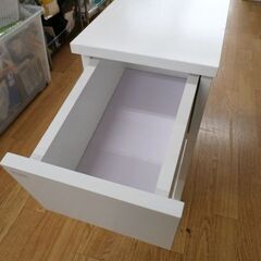 2口コンセント付き ナイトテーブル ベッドサイドテーブル コンパクト スリム ホワイト サイドテーブル 棚 西岡店の画像