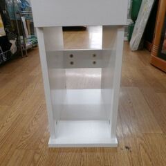 2口コンセント付き ナイトテーブル ベッドサイドテーブル コンパクト スリム ホワイト サイドテーブル 棚 西岡店の画像