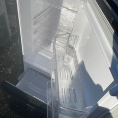 かっこいい黒 三菱冷蔵庫の画像