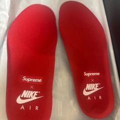 SUPREME×モアテンの画像