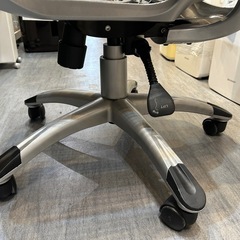 【オフィスチェア】【椅子】クリーニング済み【管理番号1203】五の画像