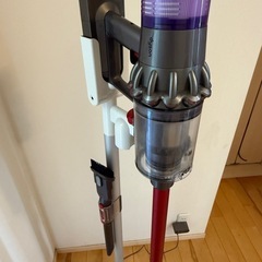 【取引決定】ダイソン　掃除機　充電スタンド付きの画像