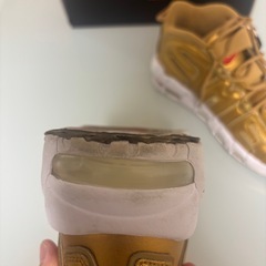 SUPREME×モアテンの画像