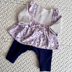 美品☆長袖ロンパース 70cm 花柄の画像