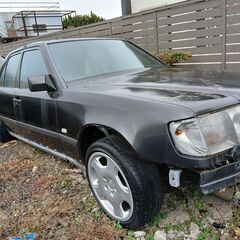 M.ベンツ程度の良い124-300E-ボデー車体の販売ですレストアーの部品取りに最適ですの画像