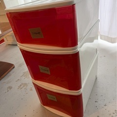 衣装ケース　ピンク　白の画像