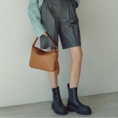 ミラオーウォン　オーバルモチーフホーボーバッグの画像