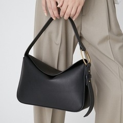 ミラオーウォン　オーバルモチーフホーボーバッグの画像