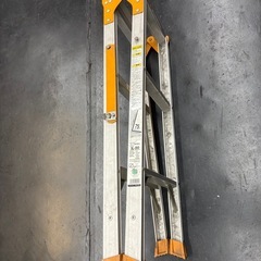 ハシゴ兼用脚立の画像