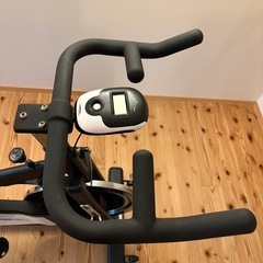 ダイコー DAIKO スピンバイク　摩擦式 フィットネスバイク 無段階調整 ブレーキ付き トレーニング 自転車 13kgホイール 家庭用 DK-SP726 の画像