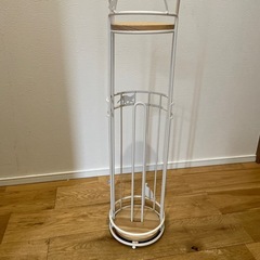 トイレットペーパー収納の画像