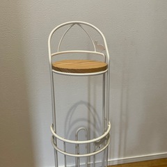 トイレットペーパー収納の画像