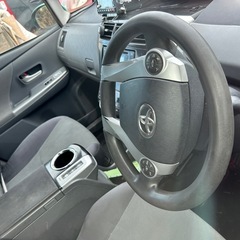 プリウスアルファの画像