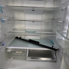 無料です！ガラス扉の6ドア冷蔵庫　600リットルの画像