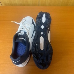 野球スパイクの画像