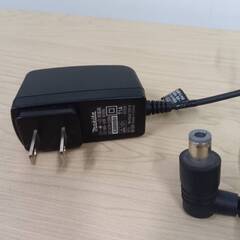 マキタ　スティック型掃除機　クリーナー　CL-103DX　紙パック　A-48511【お値下げしました】の画像