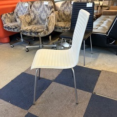 イ2512-019　NITORI 食卓椅子 ダイニング チェア スツール ホワイト キズ汚れ有りの画像