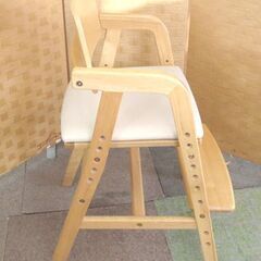 キトコ　キッズダイニングチェア 3歳頃から大人まで アイボリー KM#27 yamatoya 大和屋 kitoco ハイチェア 札幌 北20条店の画像