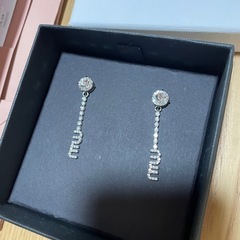 【美品】クリスタル付 メタル ピアス   の画像