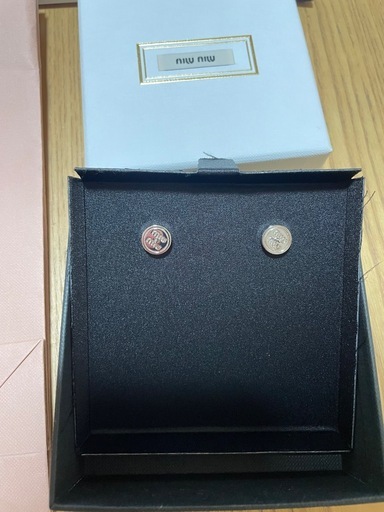 【美品】クリスタル付 メタル ピアス   