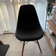 ダイニングチェア　黒の画像
