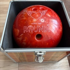 ボーリングの玉(約4キロ:約8.8ポンド)の画像