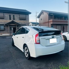 トヨタ プリウス Sの画像