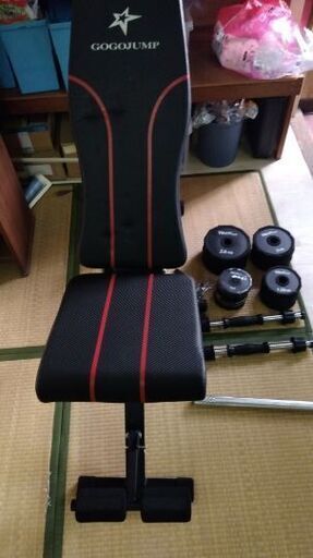 折りたたみトレーニングベンチとダンベルセット