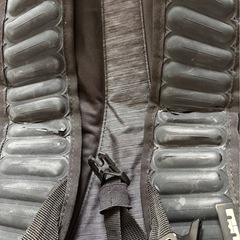 NIKE 軽量リュック｜保温ポケット付き｜多ポケット｜中古｜ショルダークッション破損の画像