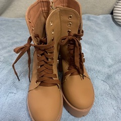 女のブーツの画像