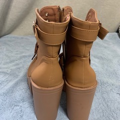 女のブーツの画像