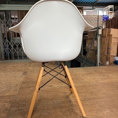 イームズチェア　白いおしゃれチェア　ダイニングチェア（商品番号14704）の画像