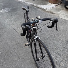 momentum ロードバイク ブラック 700Cの画像