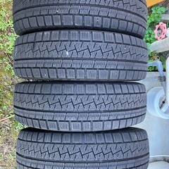 中古スタッドレスタイヤ
の画像